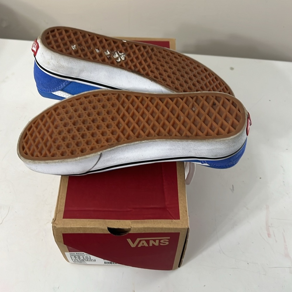 Vans - Picture 3 of 4